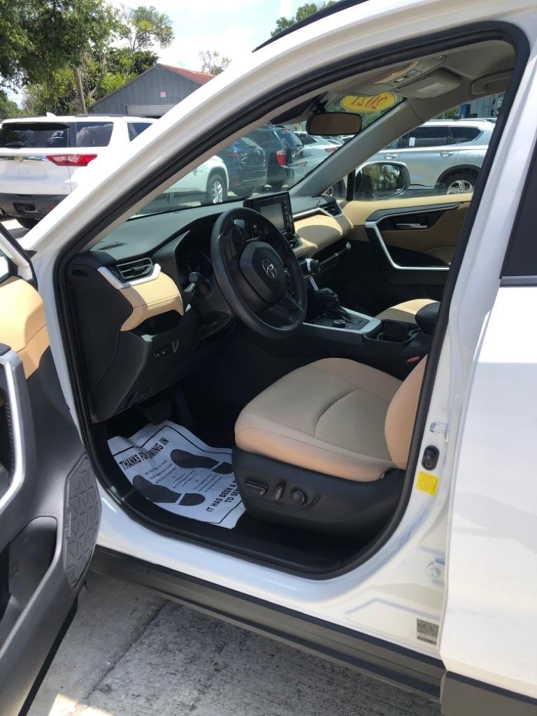 Toyota RAV4 Hybrid XLE AWD (Natl) 2021