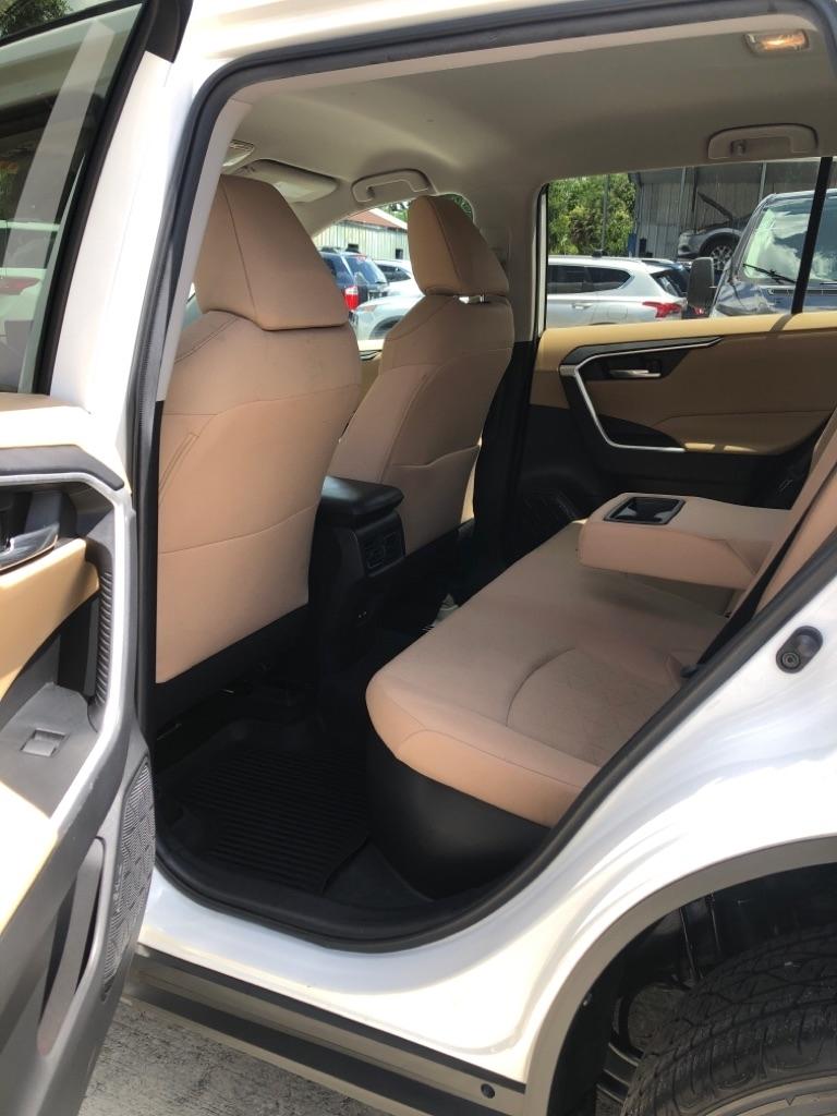 Toyota RAV4 Hybrid XLE AWD (Natl) 2021