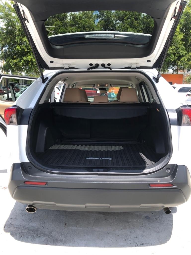 Toyota RAV4 Hybrid XLE AWD (Natl) 2021