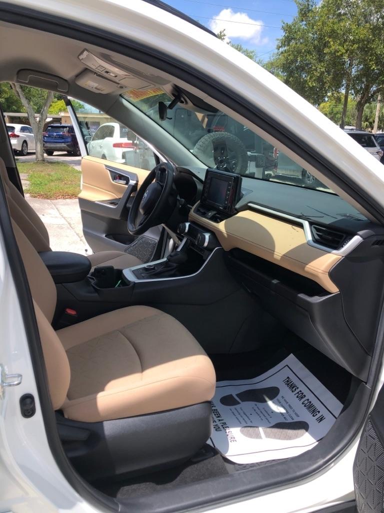 Toyota RAV4 Hybrid XLE AWD (Natl) 2021