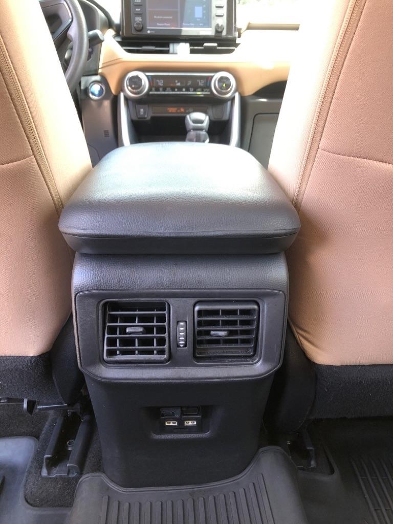 Toyota RAV4 Hybrid XLE AWD (Natl) 2021