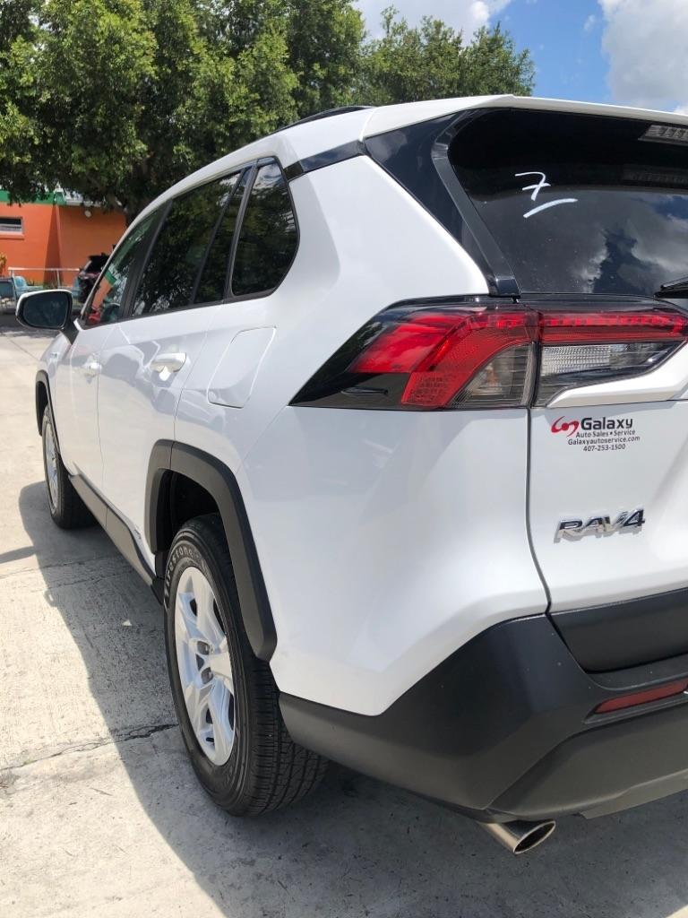 Toyota RAV4 Hybrid XLE AWD (Natl) 2021