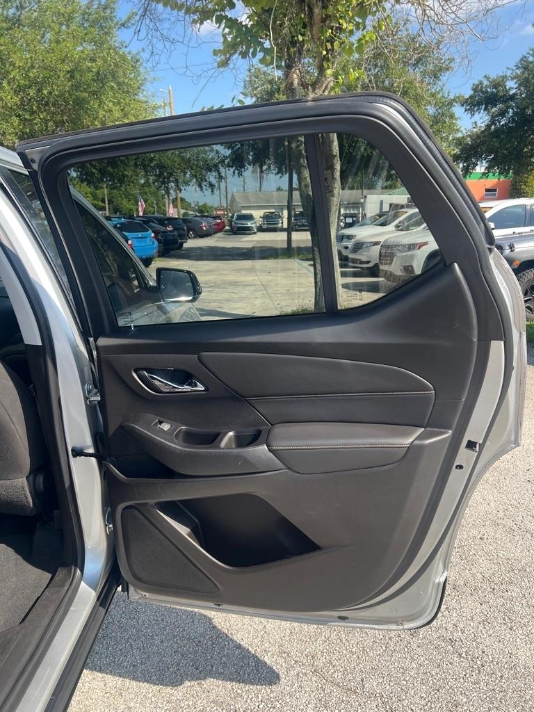 Chevrolet Traverse FWD 4dr LS w/1LS 2019