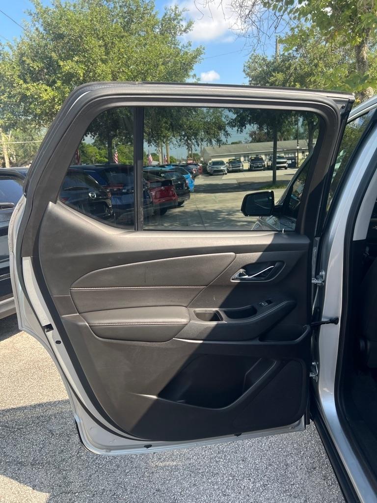 Chevrolet Traverse FWD 4dr LS w/1LS 2019