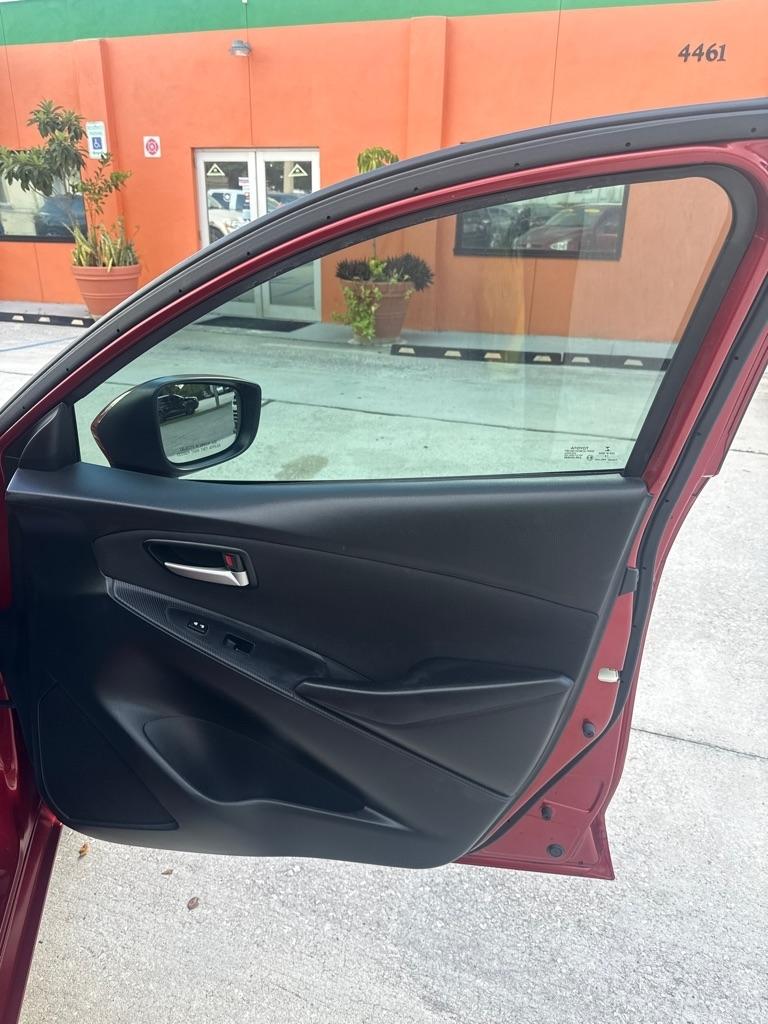 Toyota Yaris Sedan XLE Auto (Natl) 2019