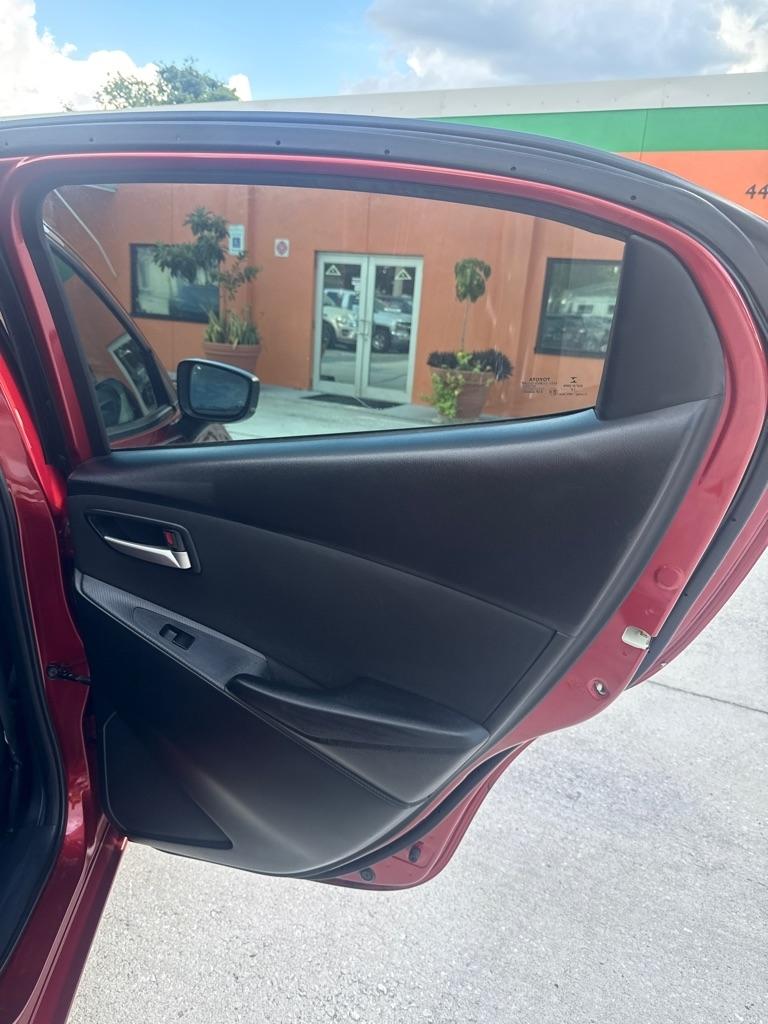 Toyota Yaris Sedan XLE Auto (Natl) 2019