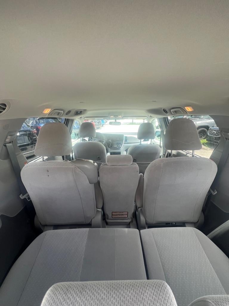 Toyota Sienna LE FWD 8-Passenger (Natl) 2017