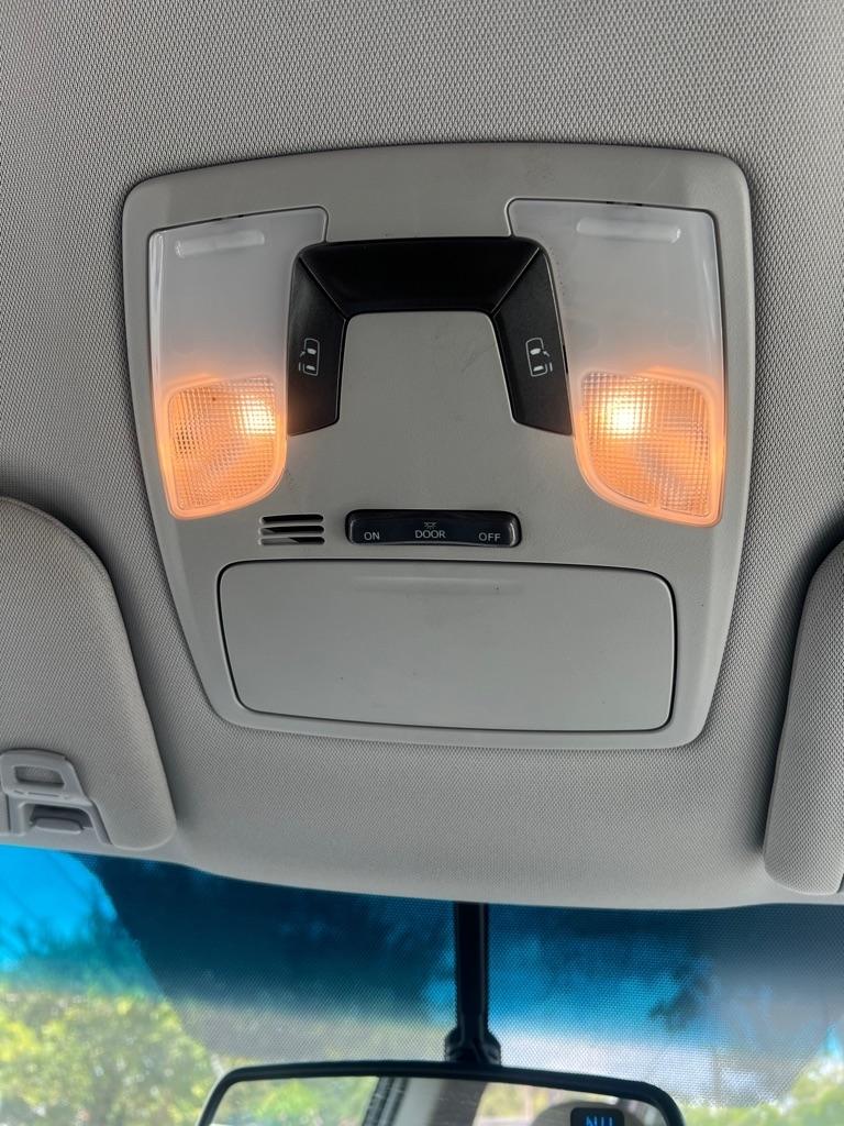 Toyota Sienna LE FWD 8-Passenger (Natl) 2017