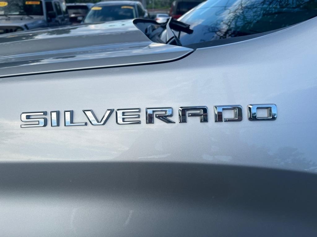 Chevrolet Silverado 1500 2WD Crew Cab 147" Custom 2022