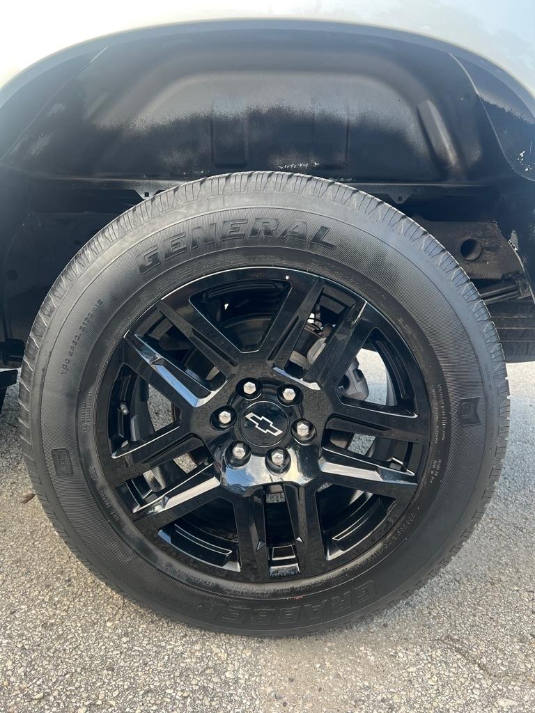 Chevrolet Silverado 1500 2WD Crew Cab 147" Custom 2022
