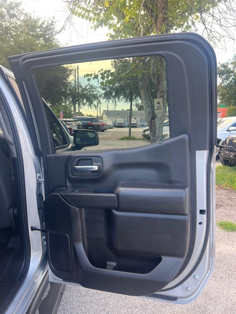 Chevrolet Silverado 1500 2WD Crew Cab 147" Custom 2022
