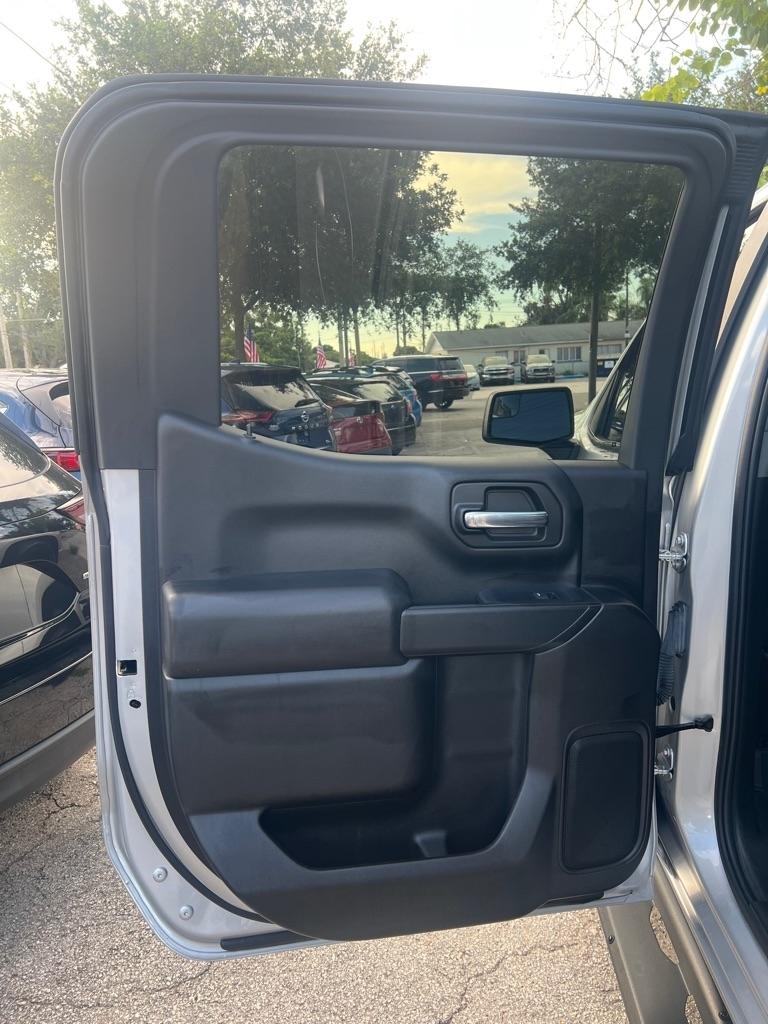 Chevrolet Silverado 1500 2WD Crew Cab 147" Custom 2022