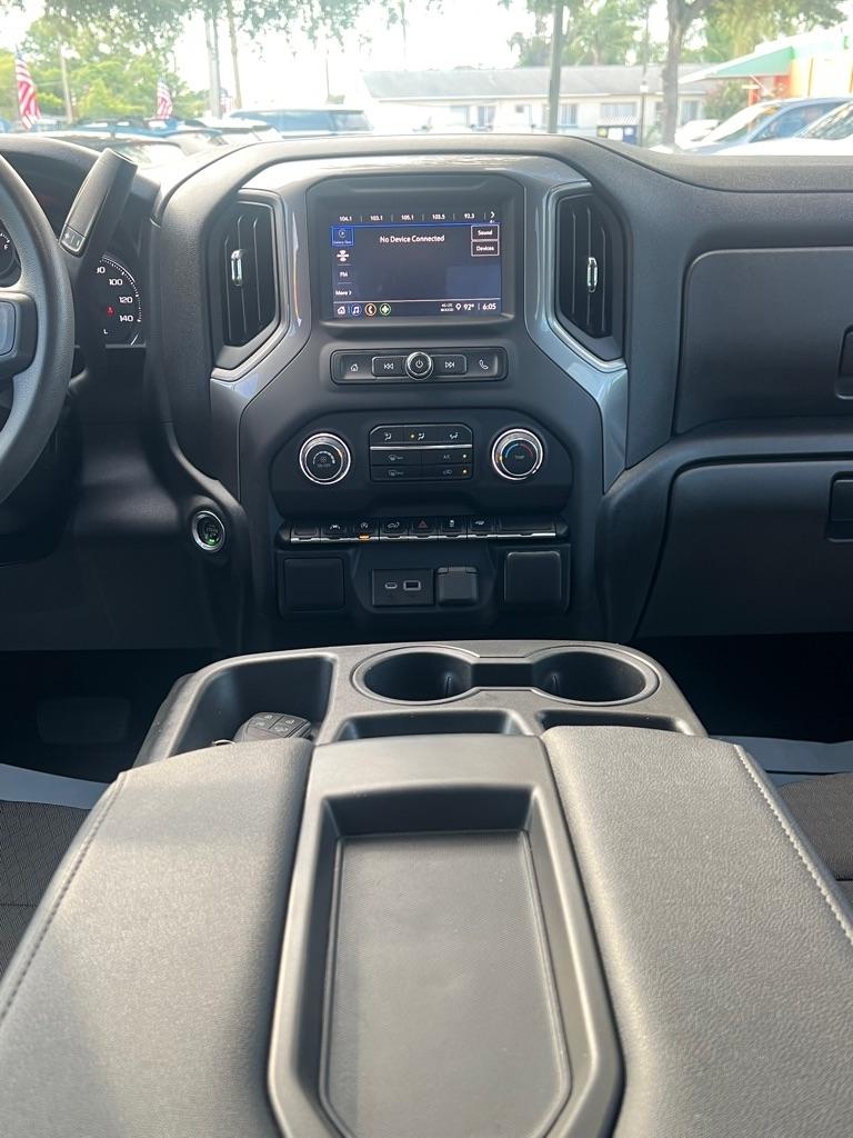 Chevrolet Silverado 1500 2WD Crew Cab 147" Custom 2022
