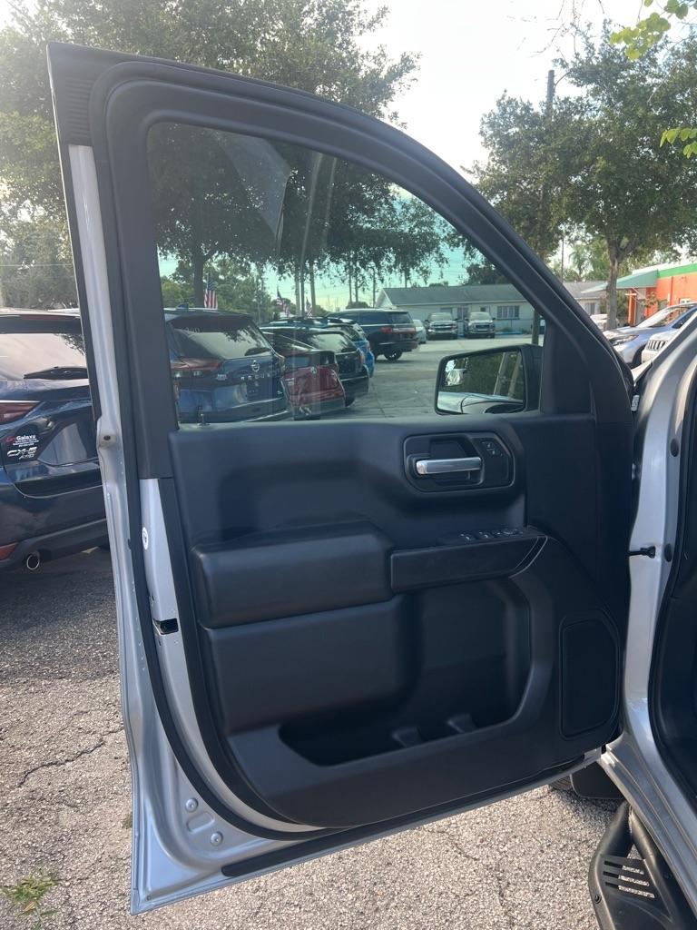 Chevrolet Silverado 1500 2WD Crew Cab 147" Custom 2022