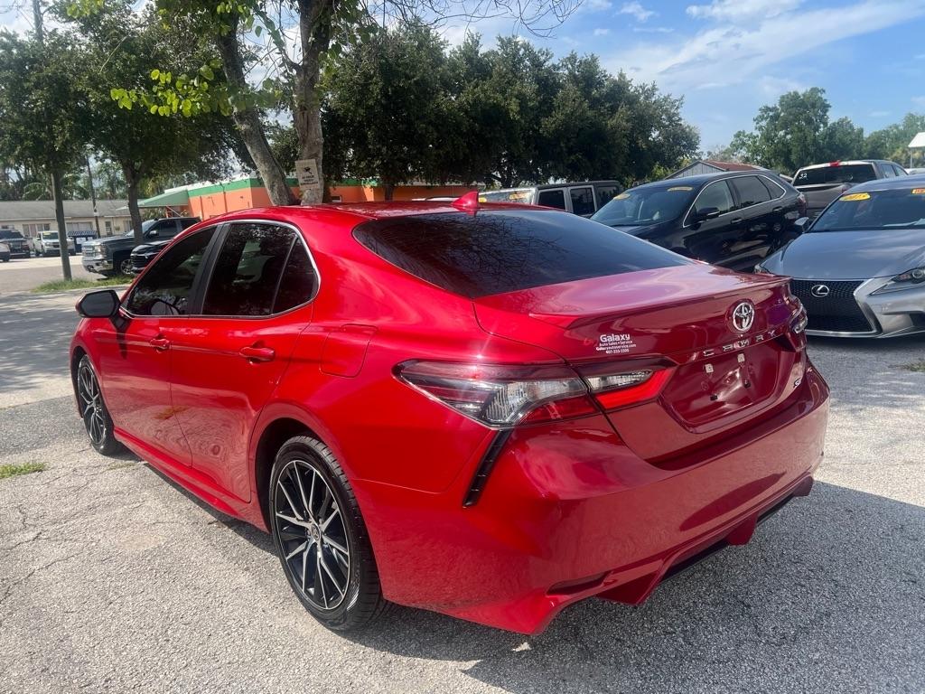 Toyota Camry Hybrid SE Nightshade CVT (Natl) 2023