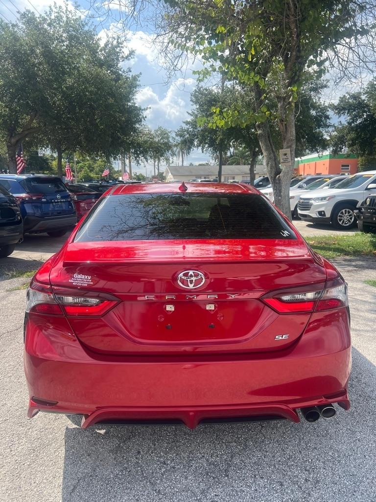 Toyota Camry Hybrid SE Nightshade CVT (Natl) 2023