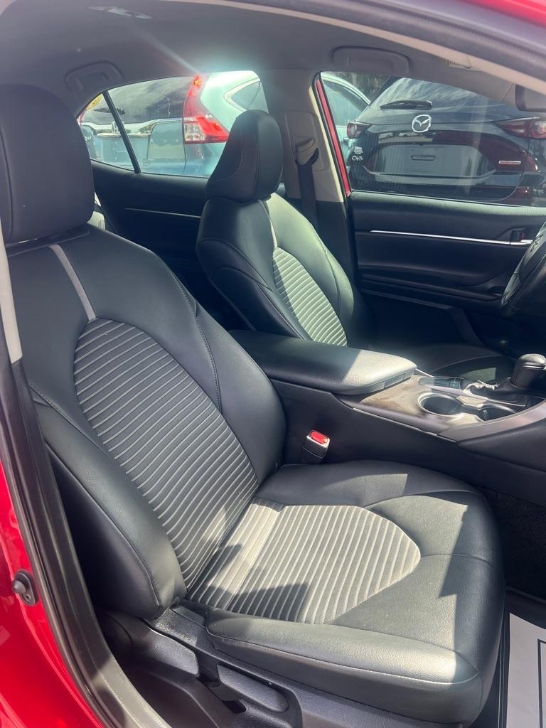 Toyota Camry Hybrid SE Nightshade CVT (Natl) 2023