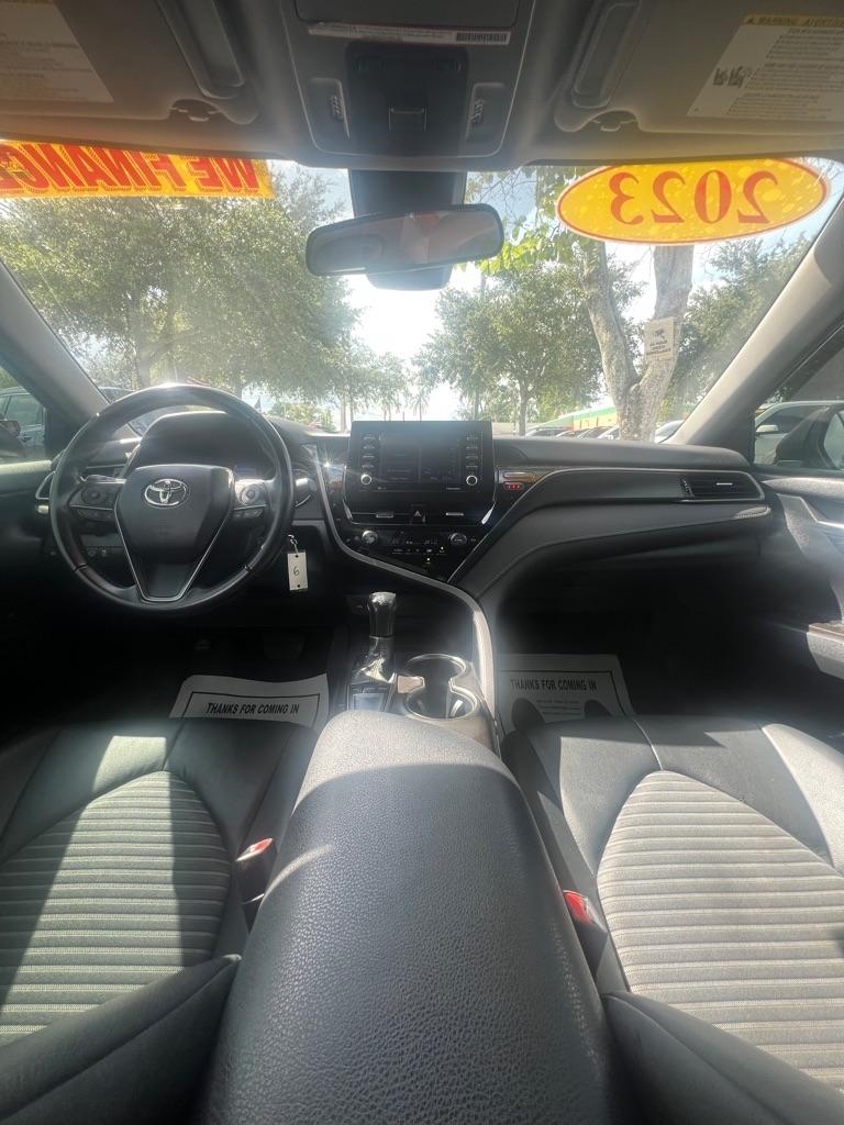 Toyota Camry Hybrid SE Nightshade CVT (Natl) 2023
