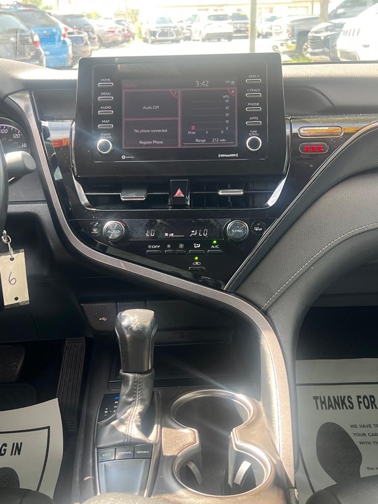 Toyota Camry Hybrid SE Nightshade CVT (Natl) 2023
