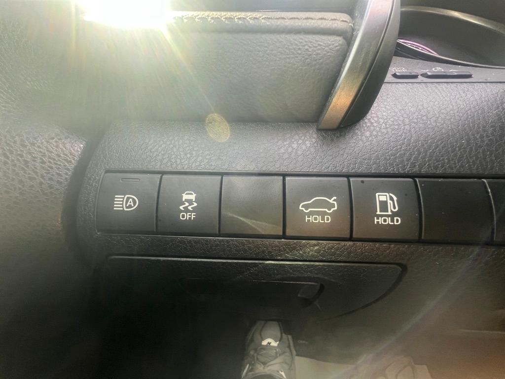 Toyota Camry Hybrid SE Nightshade CVT (Natl) 2023
