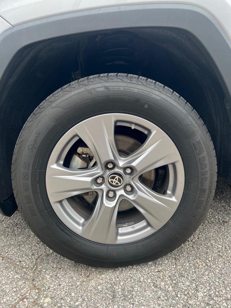 Toyota RAV4 Hybrid LE AWD (Natl) 2022