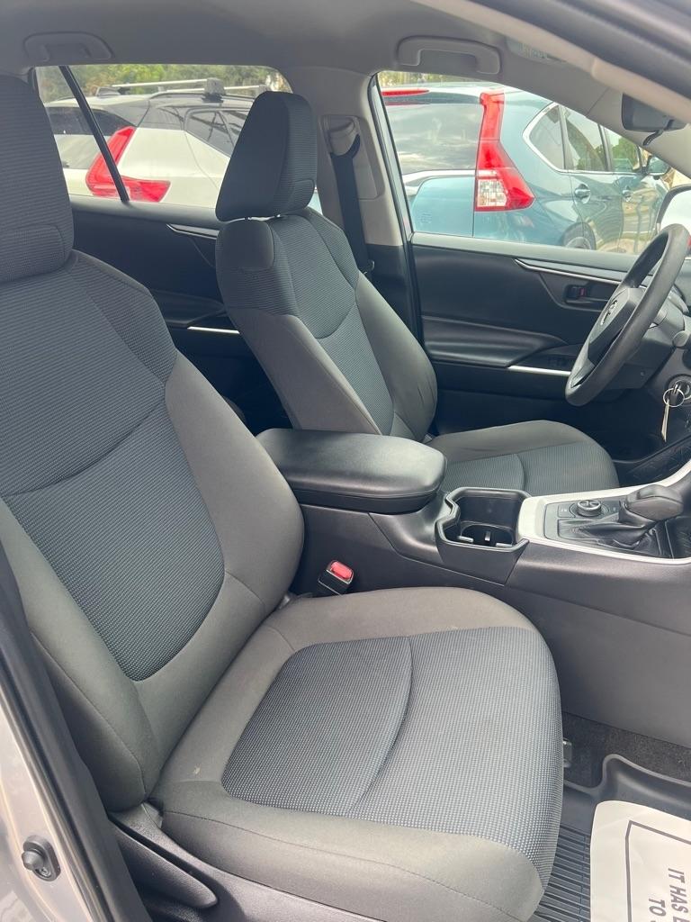 Toyota RAV4 Hybrid LE AWD (Natl) 2022