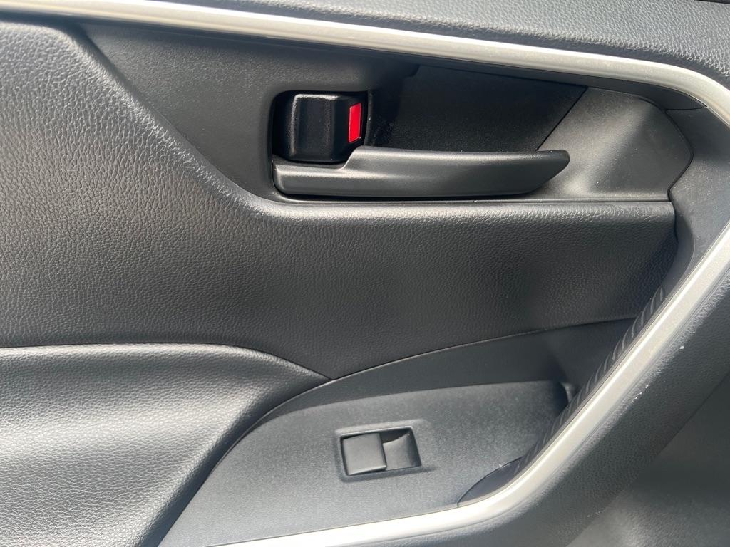 Toyota RAV4 Hybrid LE AWD (Natl) 2022