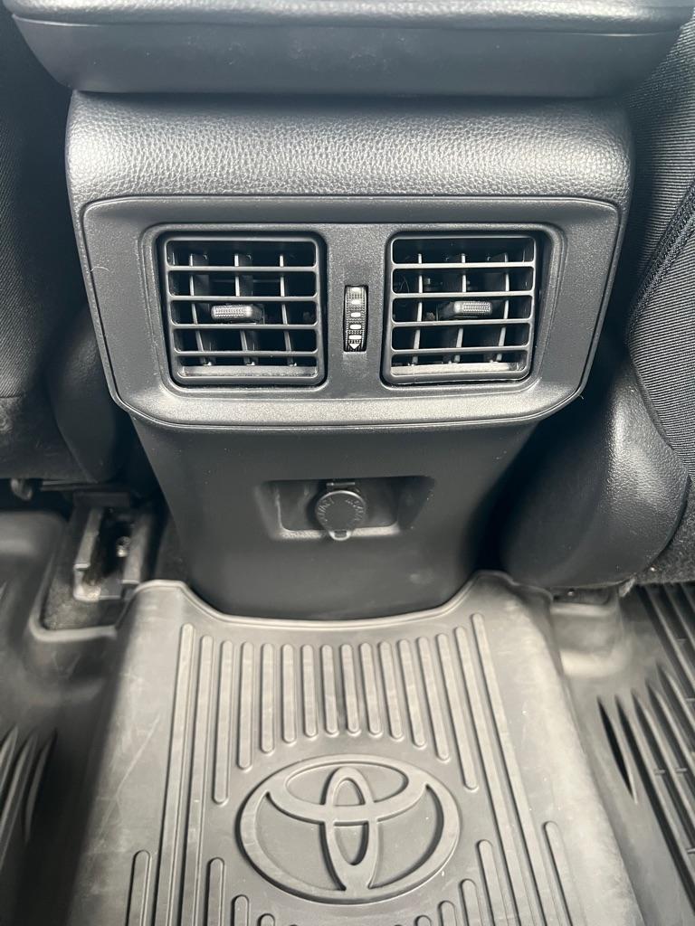 Toyota RAV4 Hybrid LE AWD (Natl) 2022