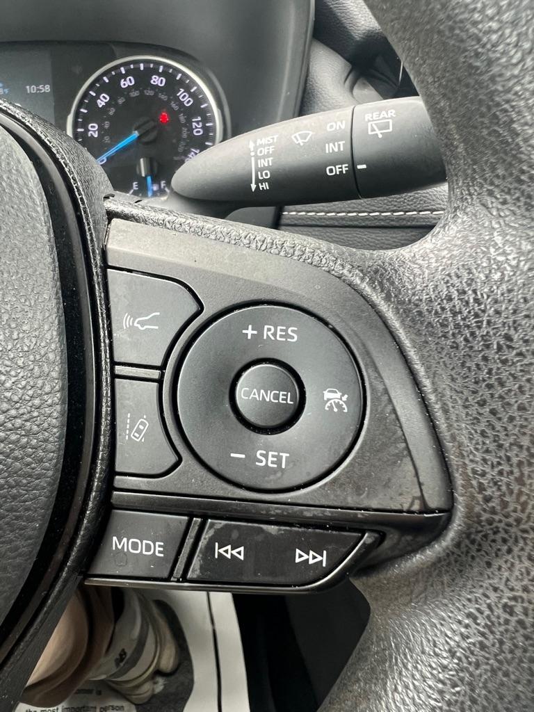 Toyota RAV4 Hybrid LE AWD (Natl) 2022