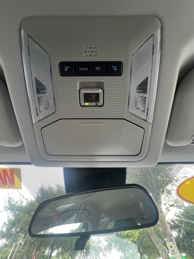 Toyota RAV4 Hybrid LE AWD (Natl) 2022
