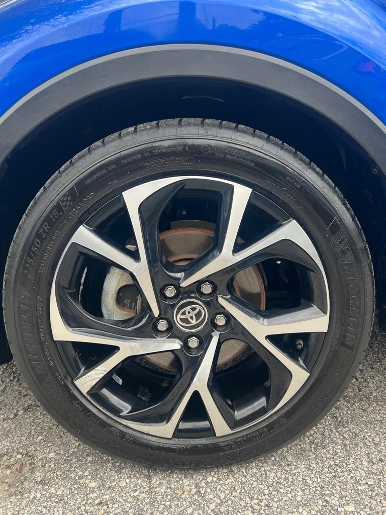Toyota C-HR Nightshade FWD (Natl) 2021