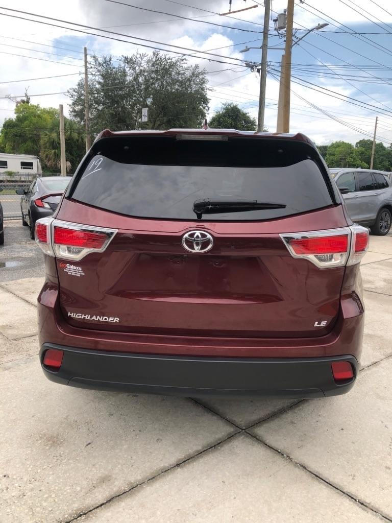 Toyota Highlander FWD 4dr V6 LE (Natl) 2015