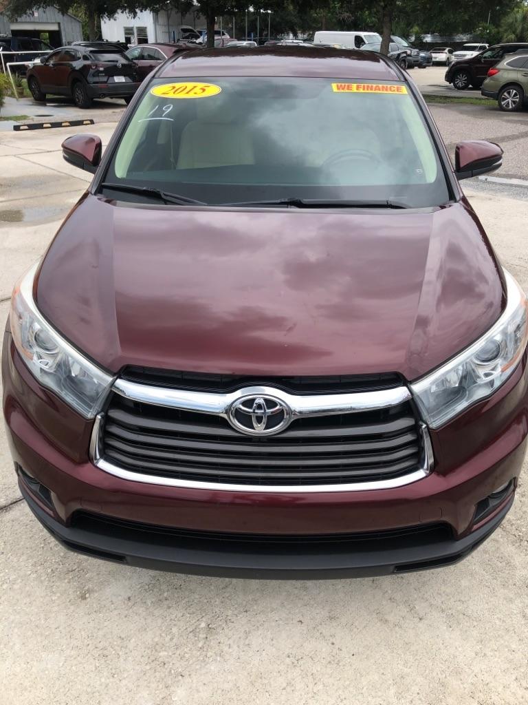 Toyota Highlander FWD 4dr V6 LE (Natl) 2015