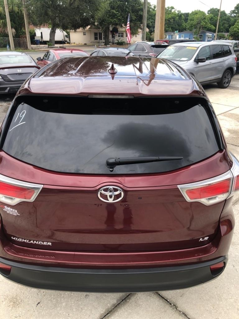 Toyota Highlander FWD 4dr V6 LE (Natl) 2015