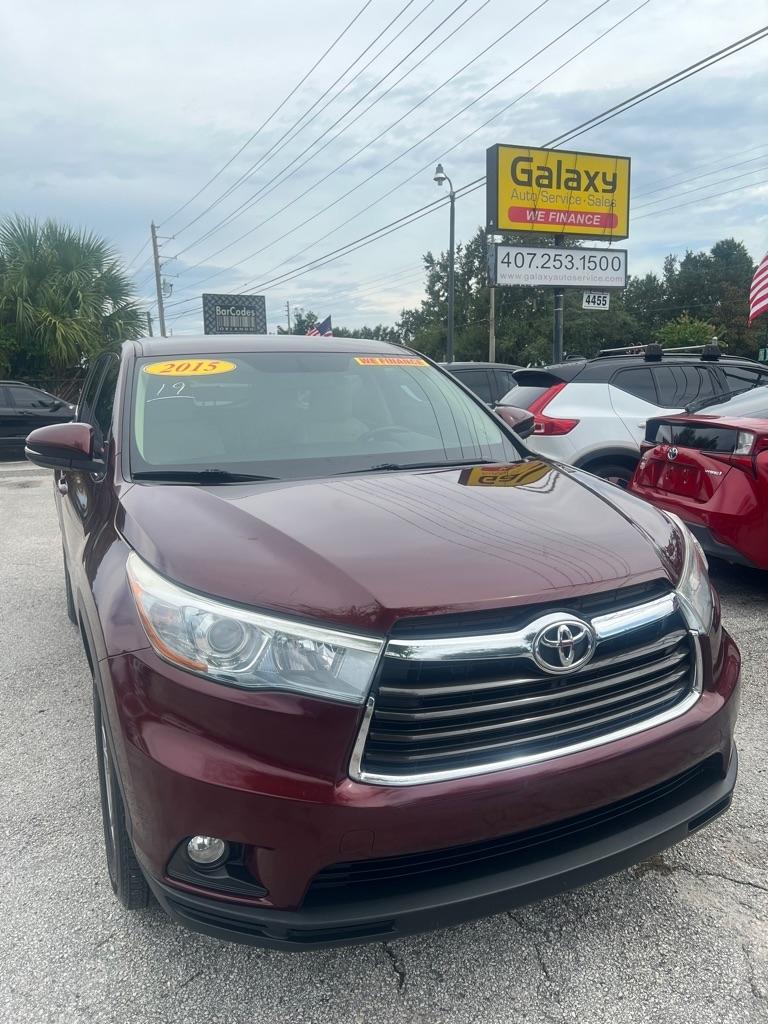 Toyota Highlander FWD 4dr V6 LE (Natl) 2015