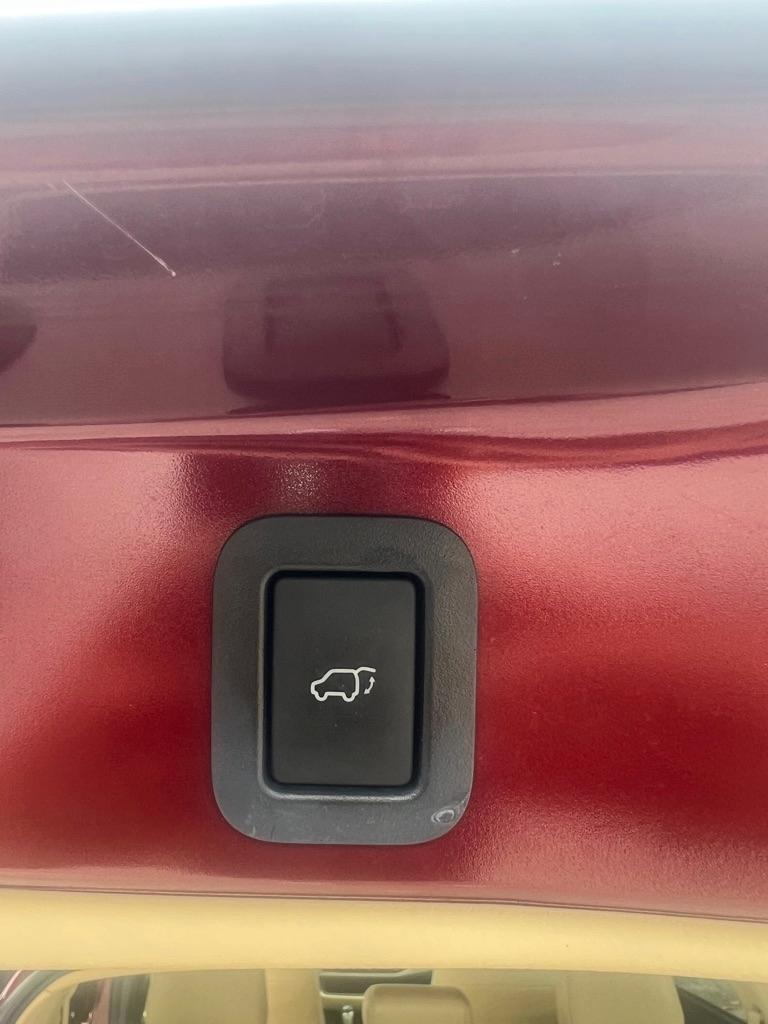 Toyota Highlander FWD 4dr V6 LE (Natl) 2015
