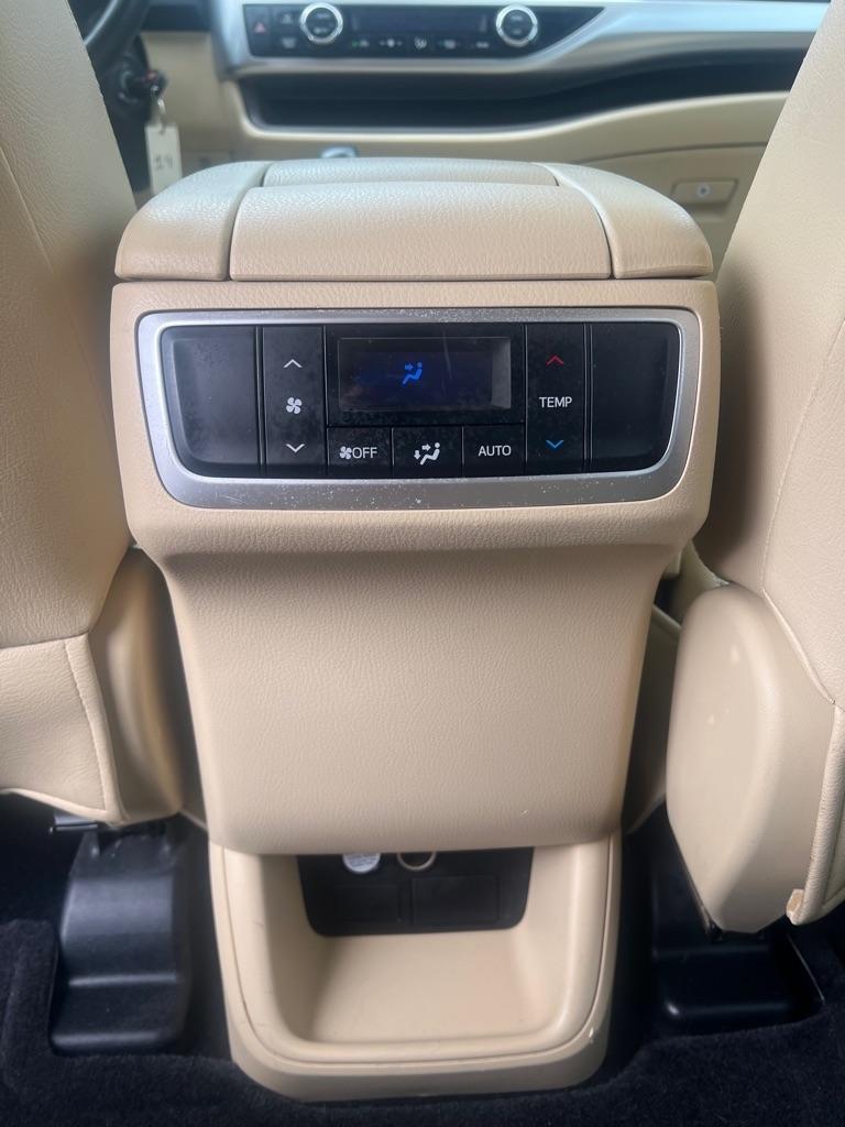Toyota Highlander FWD 4dr V6 LE (Natl) 2015