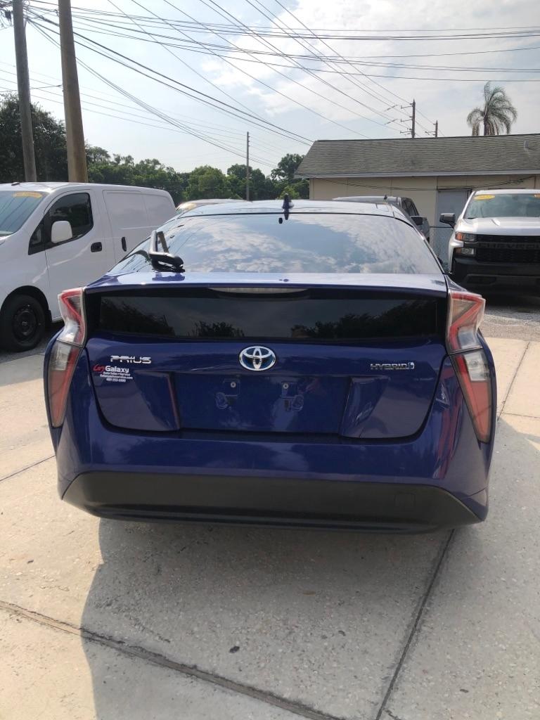 Toyota Prius 5dr HB Two (Natl) 2016