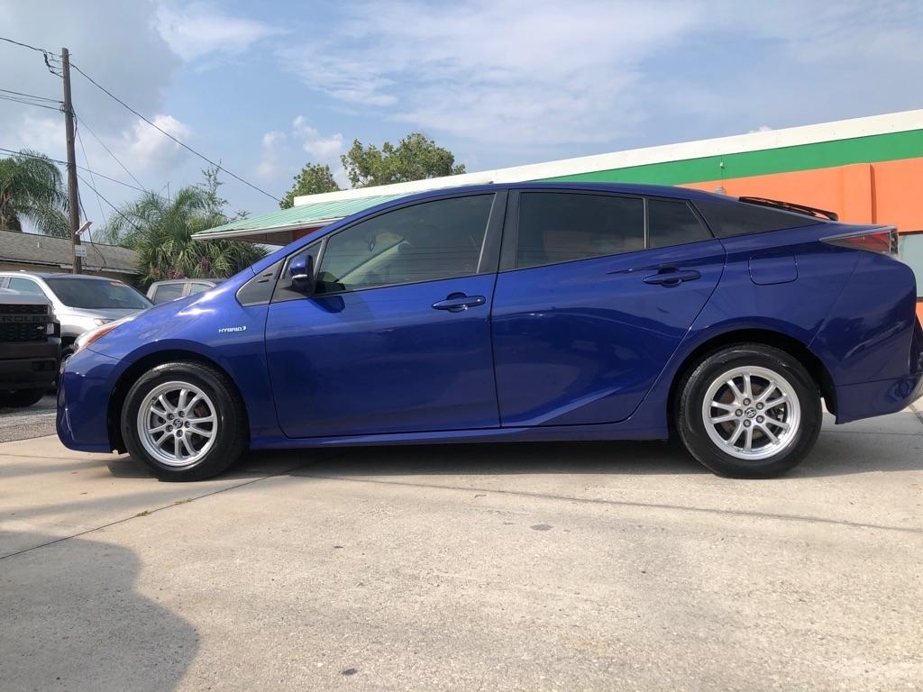 Toyota Prius 5dr HB Two (Natl) 2016