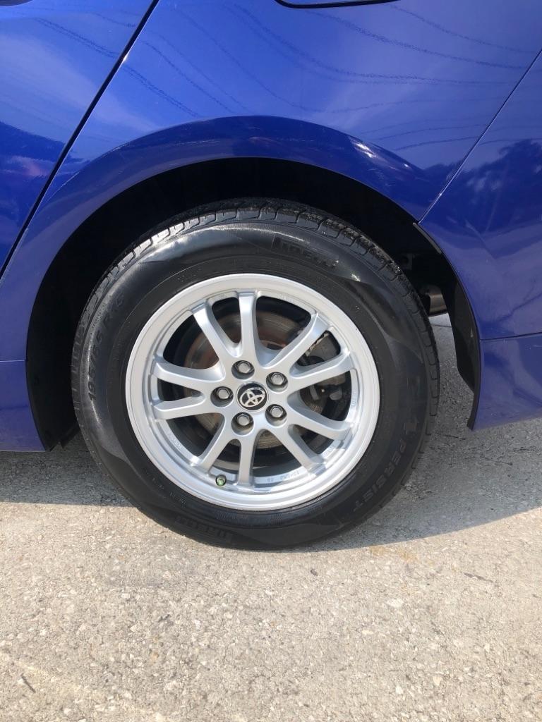 Toyota Prius 5dr HB Two (Natl) 2016