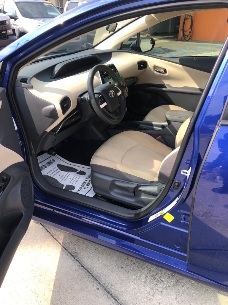 Toyota Prius 5dr HB Two (Natl) 2016