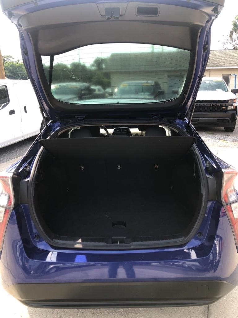 Toyota Prius 5dr HB Two (Natl) 2016