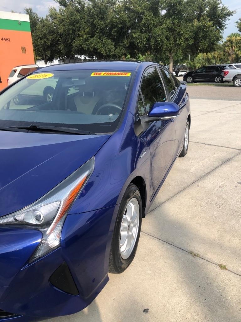 Toyota Prius 5dr HB Two (Natl) 2016