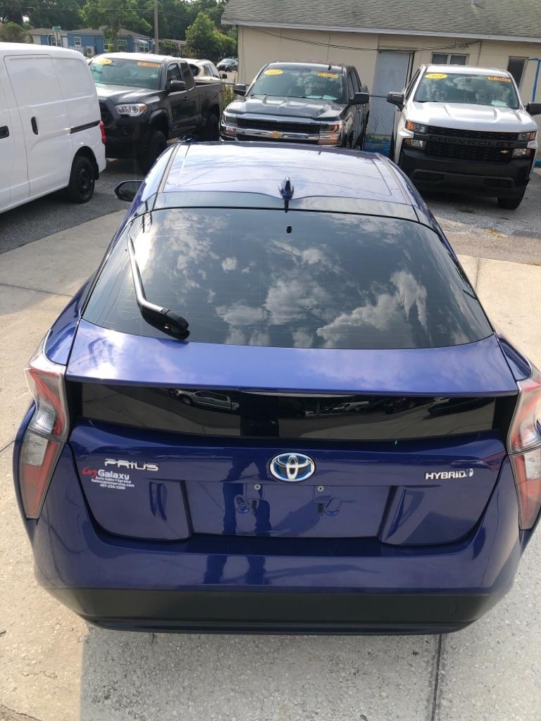 Toyota Prius 5dr HB Two (Natl) 2016