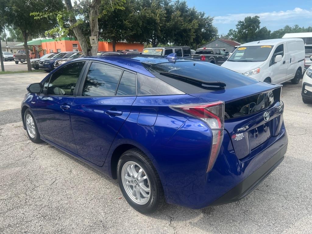 Toyota Prius 5dr HB Two (Natl) 2016
