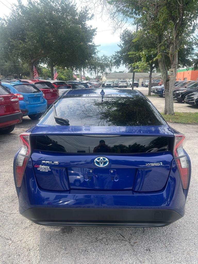 Toyota Prius 5dr HB Two (Natl) 2016