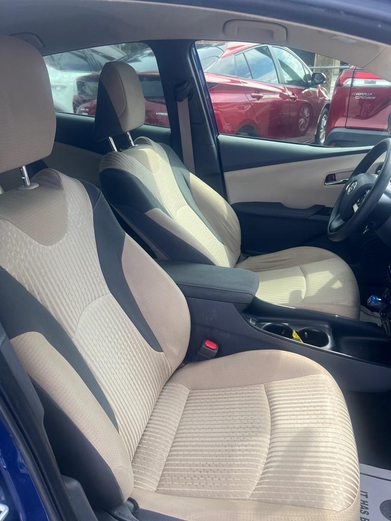 Toyota Prius 5dr HB Two (Natl) 2016