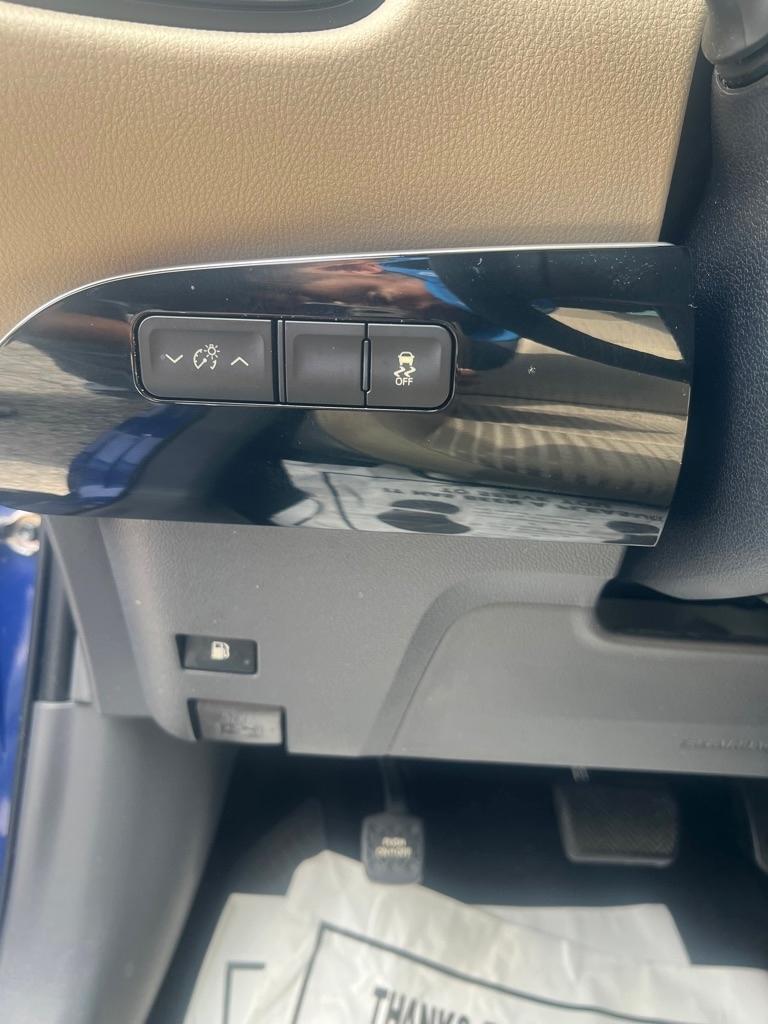 Toyota Prius 5dr HB Two (Natl) 2016