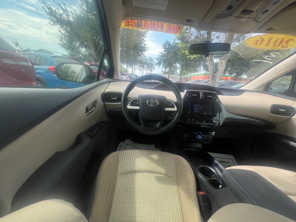 Toyota Prius 5dr HB Two (Natl) 2016