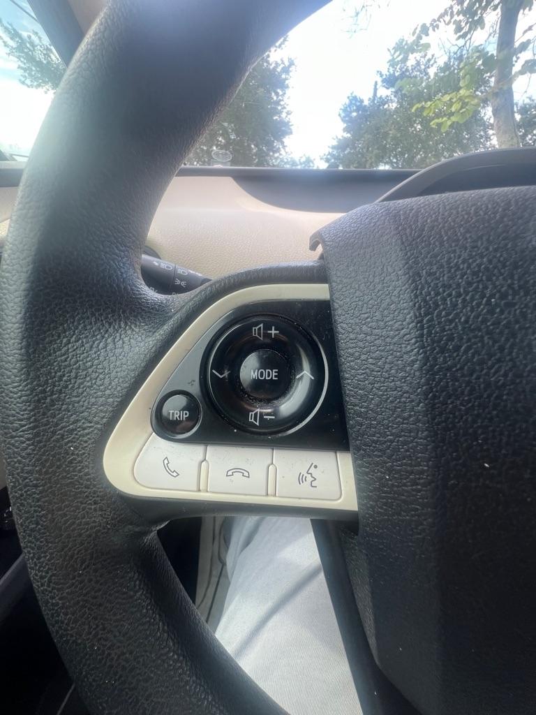 Toyota Prius 5dr HB Two (Natl) 2016